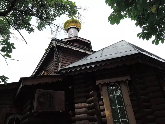 Церковь Николая Чудотворца в Пироговском центре