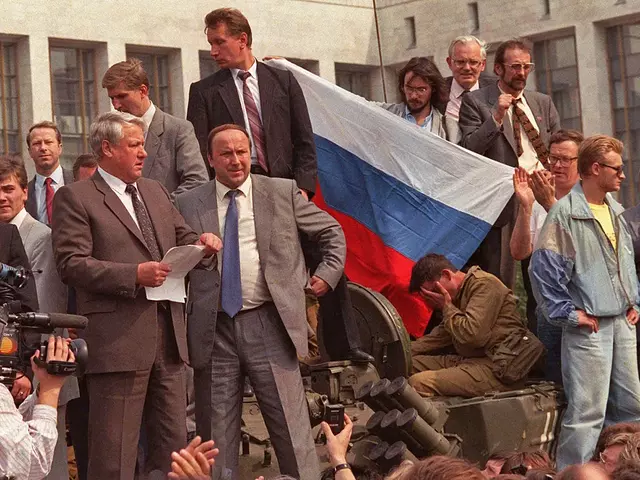 Выступление Бориса Ельцина с танка во время путча, 19 августа 1991 год
