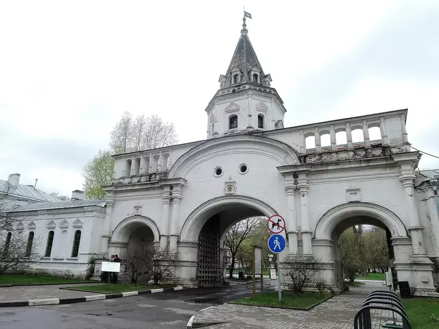 Государев двор в Измайлово. Передние ворота.