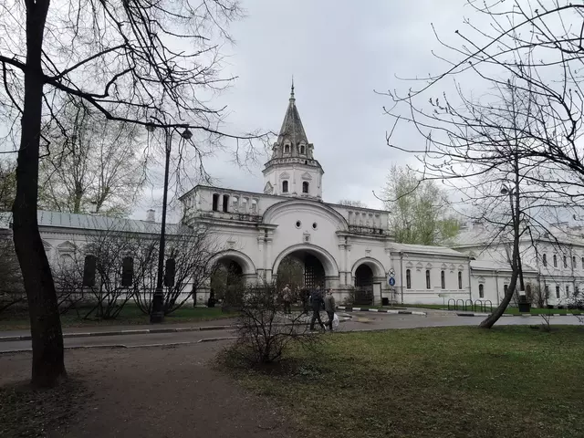 Государев двор в Измайлово. Передние ворота.