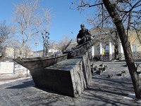 памятник шолохову